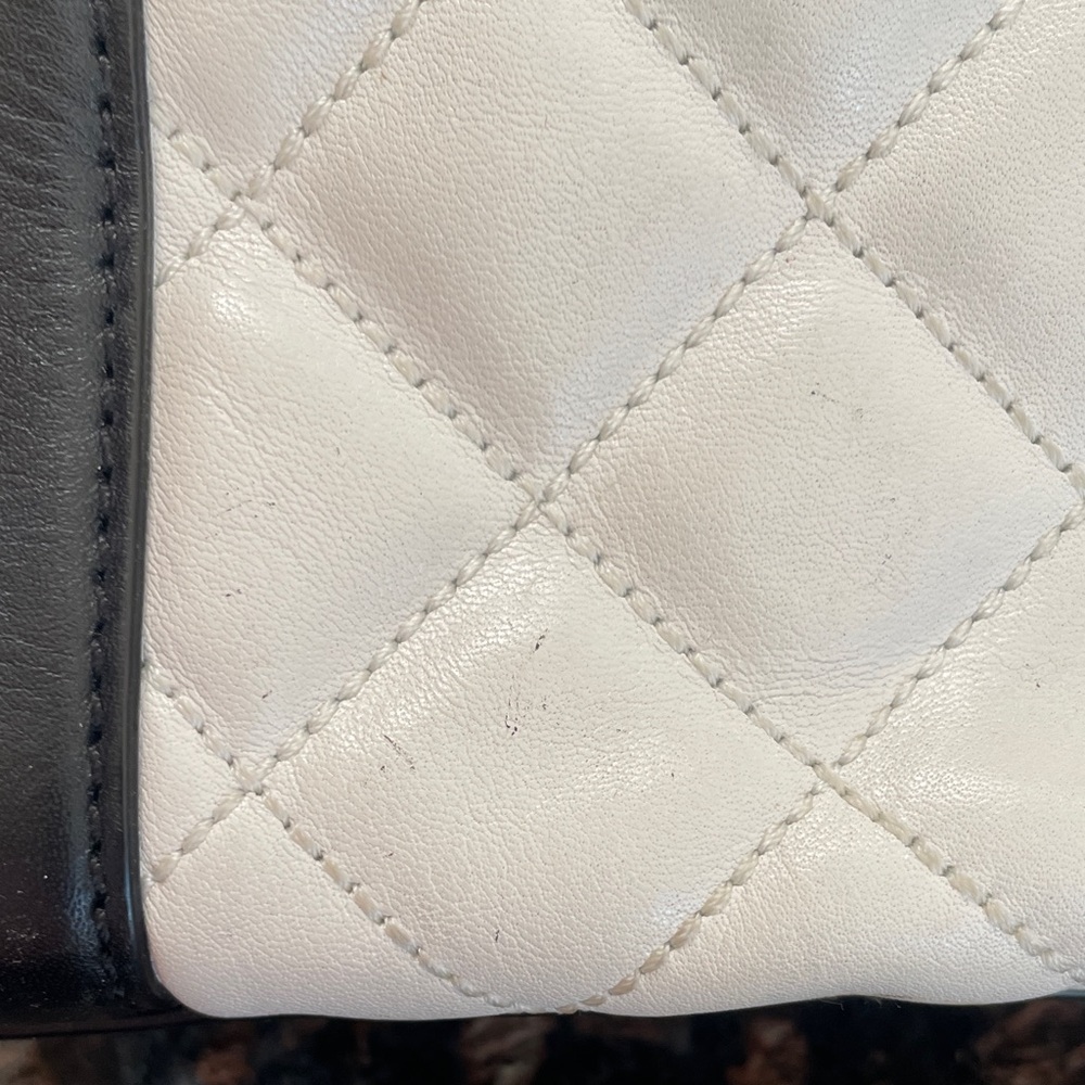 Michael Kors Hamilton Black and White Quilted Women's Crossbody Bag - Picture 8 of 16